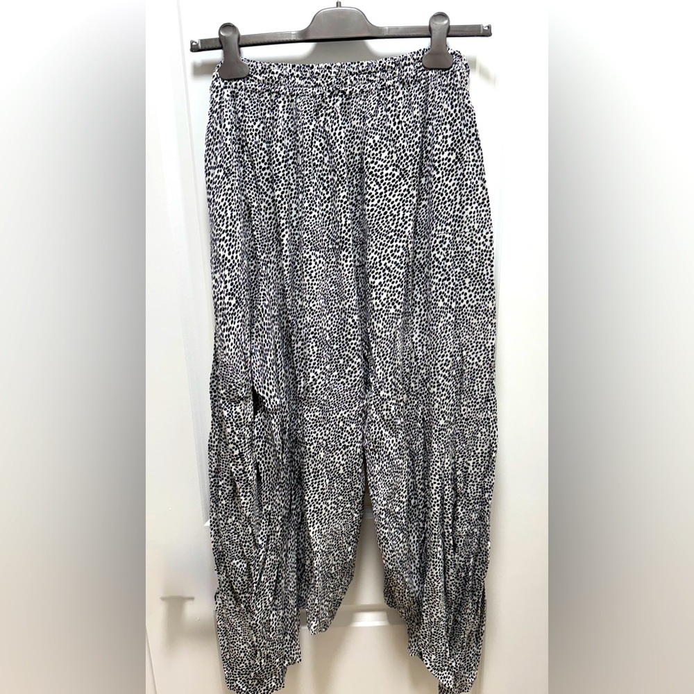 KALIYANA (Canadian Designer) parachute pants. Size XL
